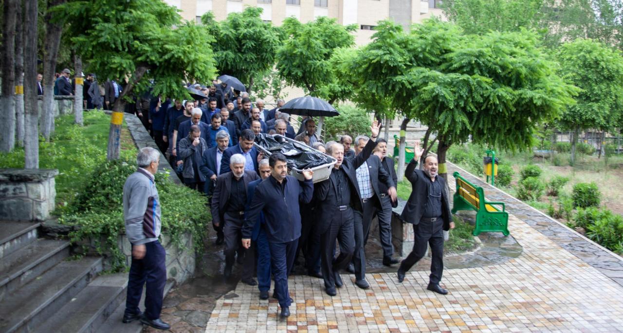 برگزاری مراسم تشییع پیکر دکتر ابوالفضل حسنی در دانشگاه 